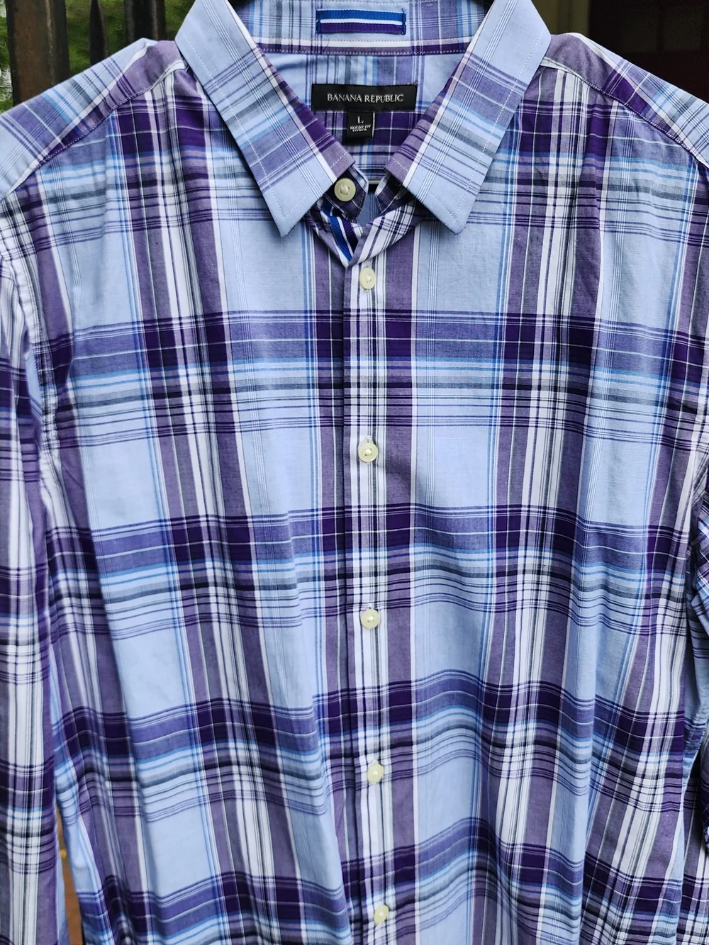 Banana Republic Men's Purple Plaid Long Sleeve Button Down Shirt. Size Large.